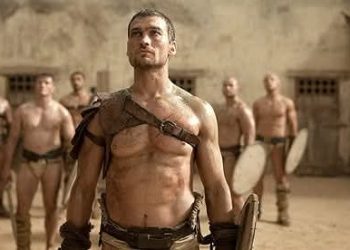 Spartacus: Pourquoi L&rsquo;acteur Principal de la saison 1 a été changé dans la saison 2 ?