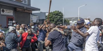 Afrique du Sud : après les violences contre les migrants, le gouvernement retire sa directive sur l’asile
